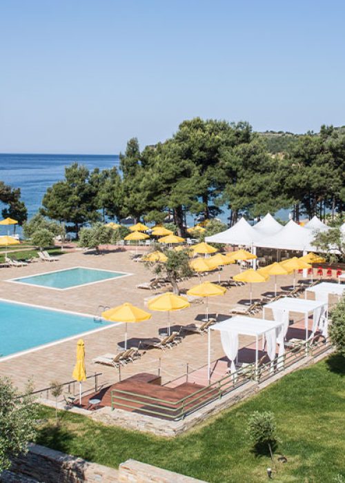 dining-featured-image-pool-bar